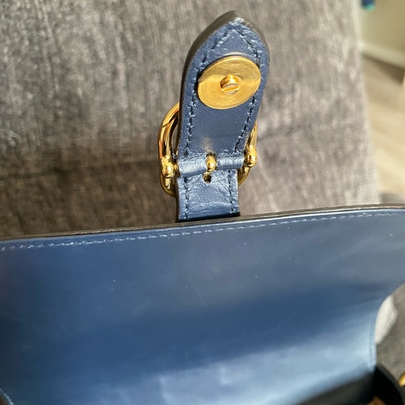 GUCCI GG Supreme Monogram Shoulder Bag - Picture 14 of 15